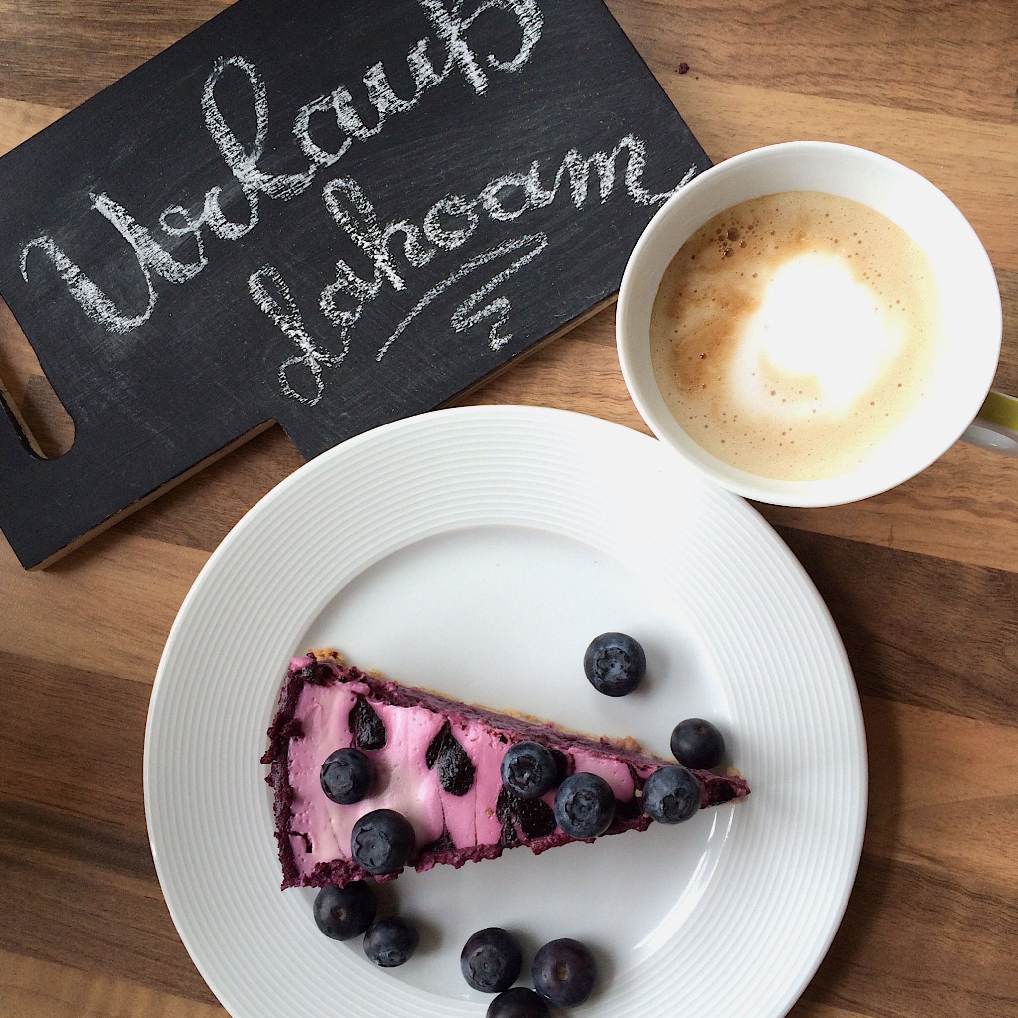 Heidelbeer-Käsekuchen mit Crème-fraîche-Glasur - glutenfrei ...