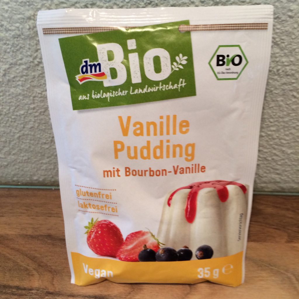 Schoko-Kuchen mit Sauerkirschen & Quark-Puddingcrème - glutenfrei ... Schoko-Kuchen mit Sauerkirschen & Quark-Puddingcrème - glutenfrei ...