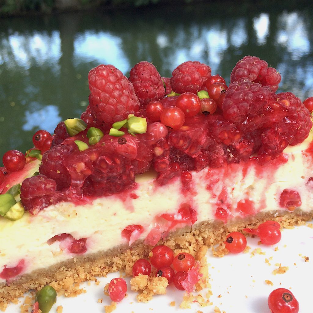 Käsekuchen mit Johannisbeeren und Himbeeren - glutenfrei - glutenfreie ...